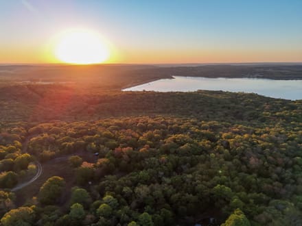 120+/- acre Recreational/Hunting with Trophy bass lake next door!