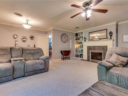 1324 S Oak Street, Ottawa, KS 66067