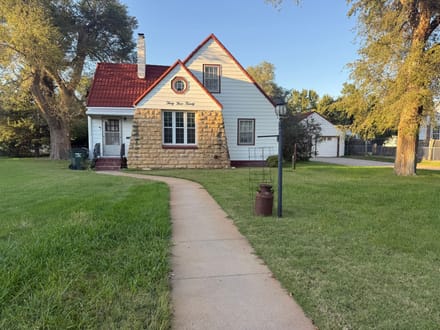 Charming 1 1/2 Story Property in Great Bend,KS