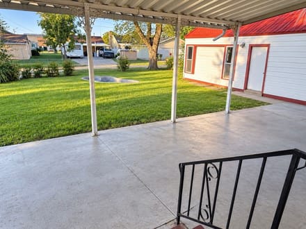 Charming 1 1/2 Story Property in Great Bend,KS