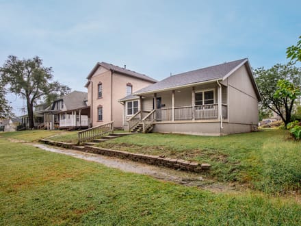 407 W Peoria Street