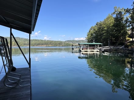Premier Lake Keowee Waterfront Homesite in The Cliffs at Keowee Falls