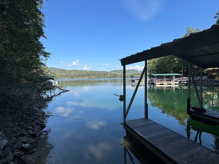 Premier Lake Keowee Waterfront Homesite in The Cliffs at Keowee Falls