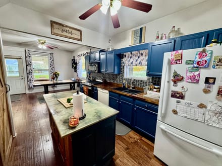 200 N Elm St
