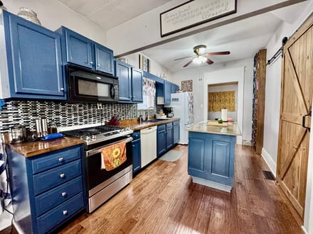 200 N Elm St