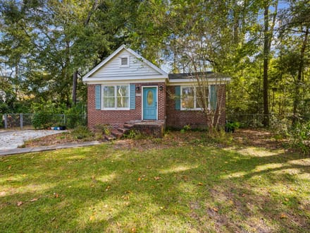 Brick Cottage for Sale in Historic Kingsland!