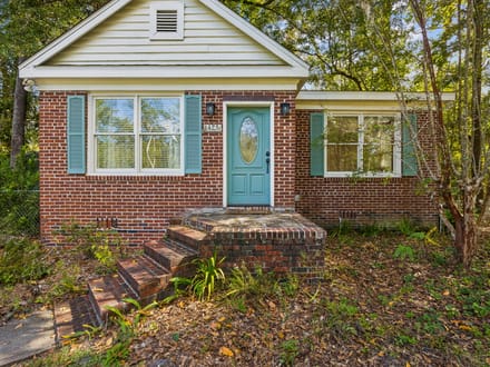 Brick Cottage for Sale in Historic Kingsland!