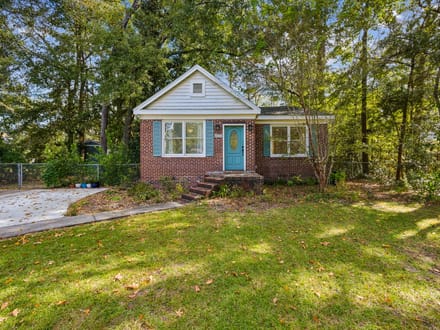 Brick Cottage for Sale in Historic Kingsland!