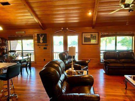 Sweet Apple Landing Cedar Cabin