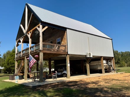 Parker’s Point Waterfront Cabin