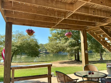 Parker’s Point Waterfront Cabin