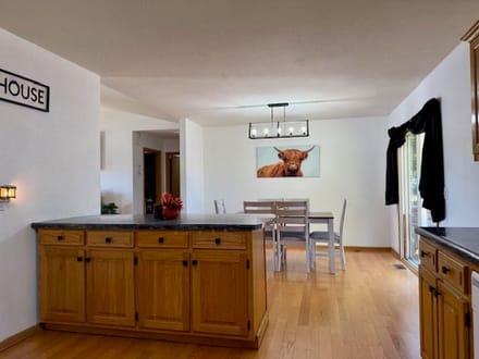 4 Bed/2 Bath, Privacy and Chain Link Fence, Well Maintained. Howell Couny 