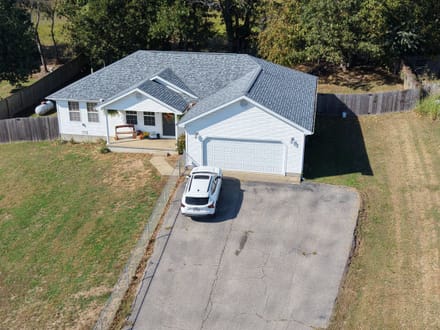 4 Bed/2 Bath, Privacy and Chain Link Fence, Well Maintained. Howell Couny 
