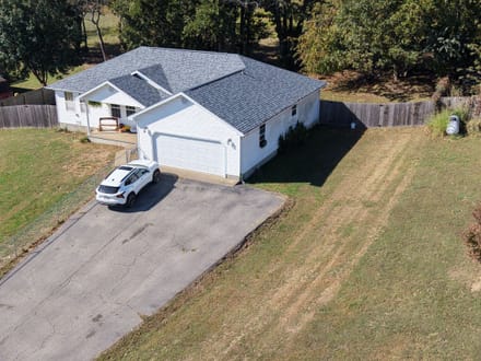 4 Bed/2 Bath, Privacy and Chain Link Fence, Well Maintained. Howell Couny 