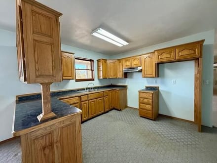 330 Acres, Springs, Ponds, 4Bed/3 Bath, Fenced Douglas County