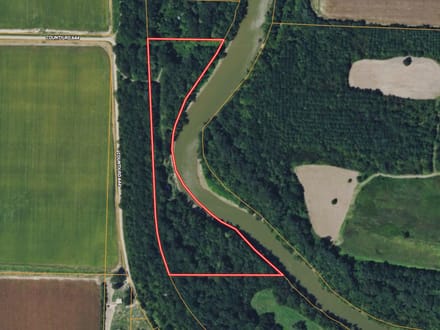 10 acres of timber seclusion on the St. Francis River in Butler County, MO
