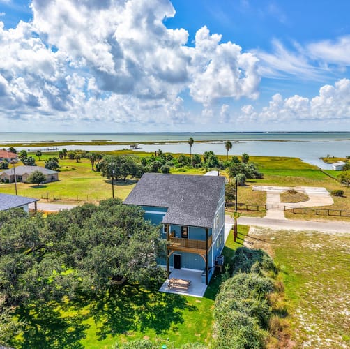 147 Front St., Rockport, Tx