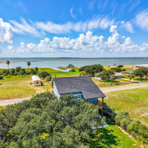 147 Front St., Rockport, Tx