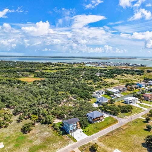 147 Front St., Rockport, Tx
