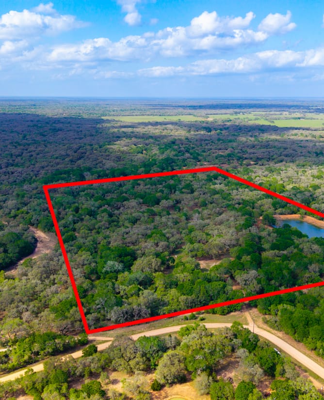 40 Acre Country Retreat | 1.5 hrs to Houston 2 hrs to Austin