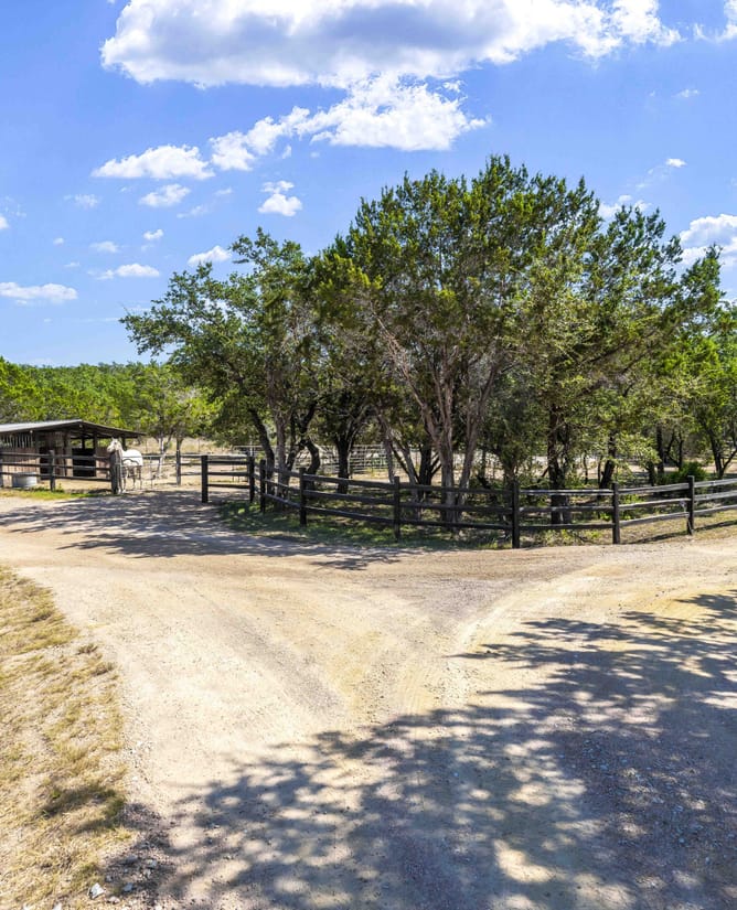 1906 Bee Creek Rd