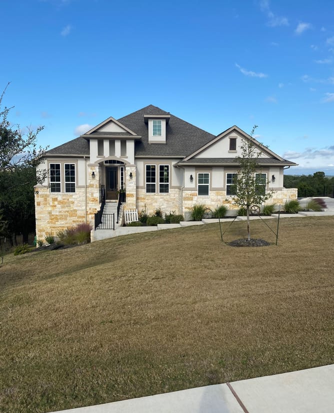 Gato Del Sol - Hill Country Living