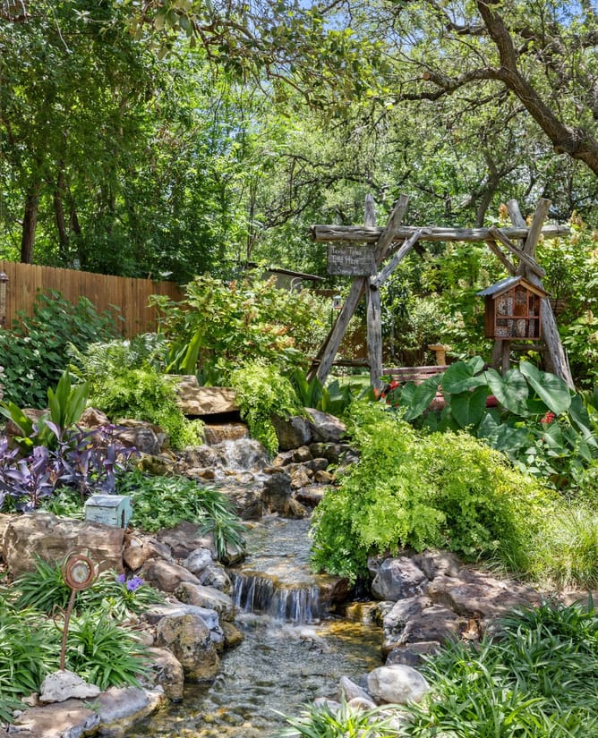 107 Leaning Oak Circle, Johnson City, TX