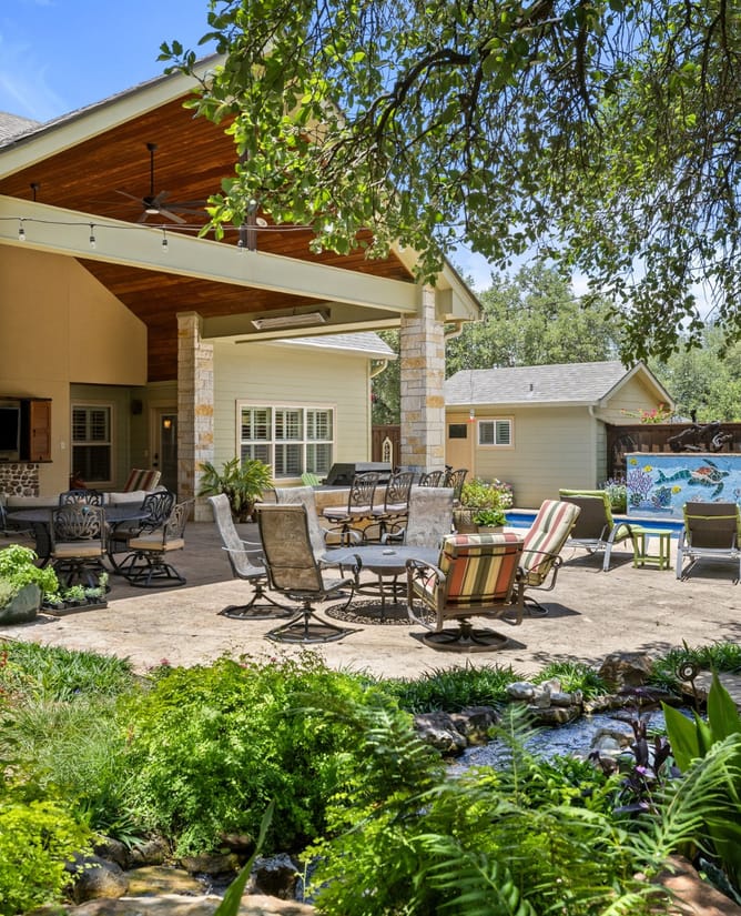 107 Leaning Oak Circle, Johnson City, TX