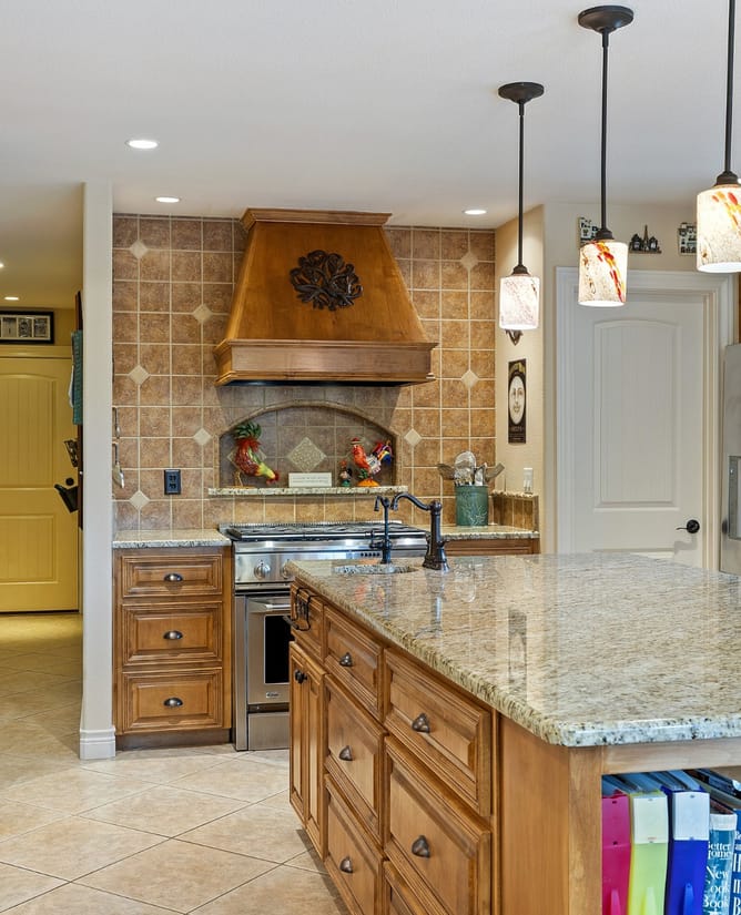 107 Leaning Oak Circle, Johnson City, TX