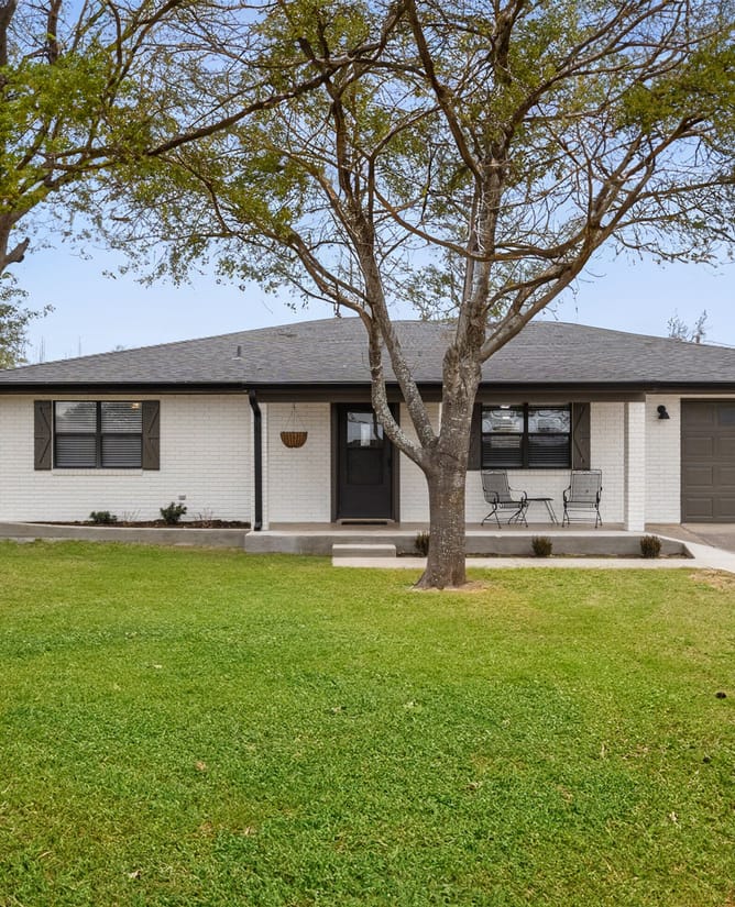 600 Liveoak Dr