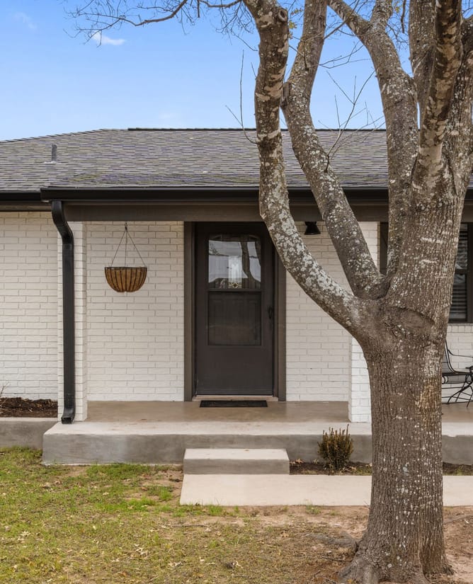 600 Liveoak Dr