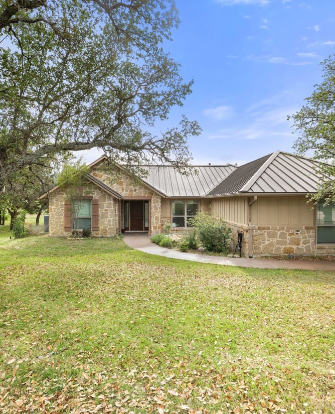 215 Maverick Circle, Horseshoe Bay, TX