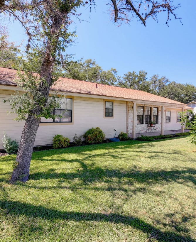 502 Live Oak Dr, Johnson City, Texas 78636