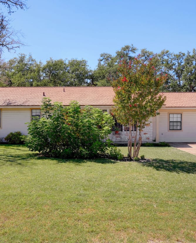 502 Live Oak Dr, Johnson City, Texas 78636