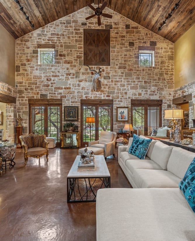 322 Wengenroth Rd., Kendalia, TX 78027