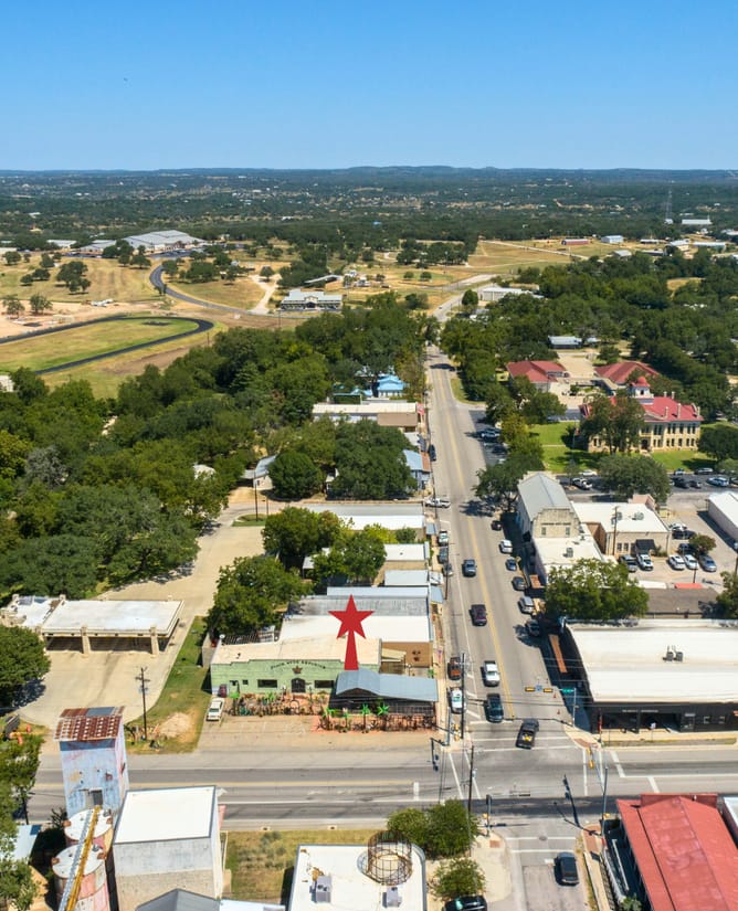 100 W Main St | Commercial Building off Hwy 290