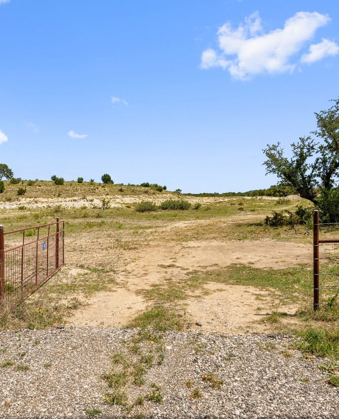 5541 W Highway 290