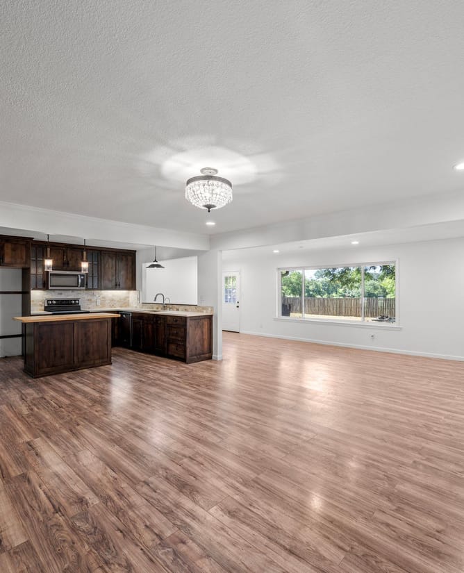 301 E Ash Dr, Johnson City, Texas 78636