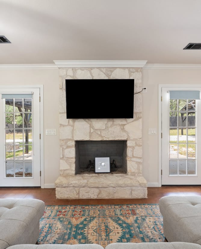 710 Ranchview Dr, Johnson City, TX 78636