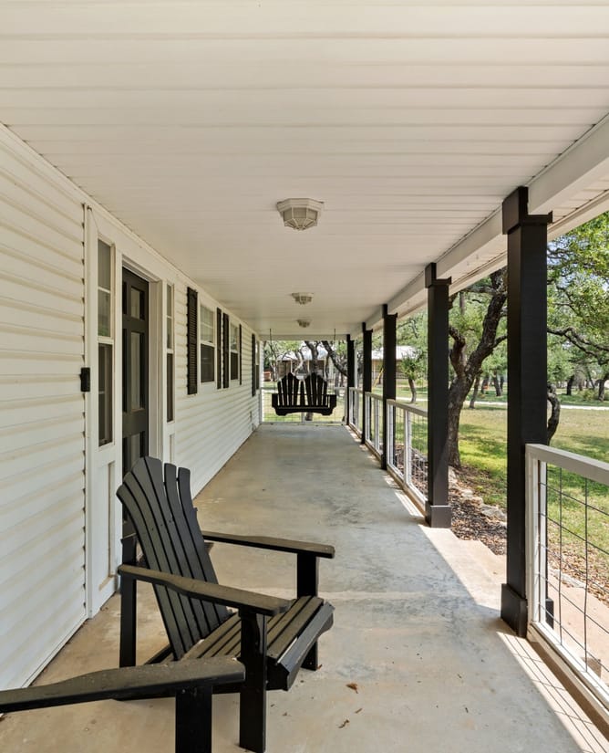 710 Ranchview Dr, Johnson City, TX 78636