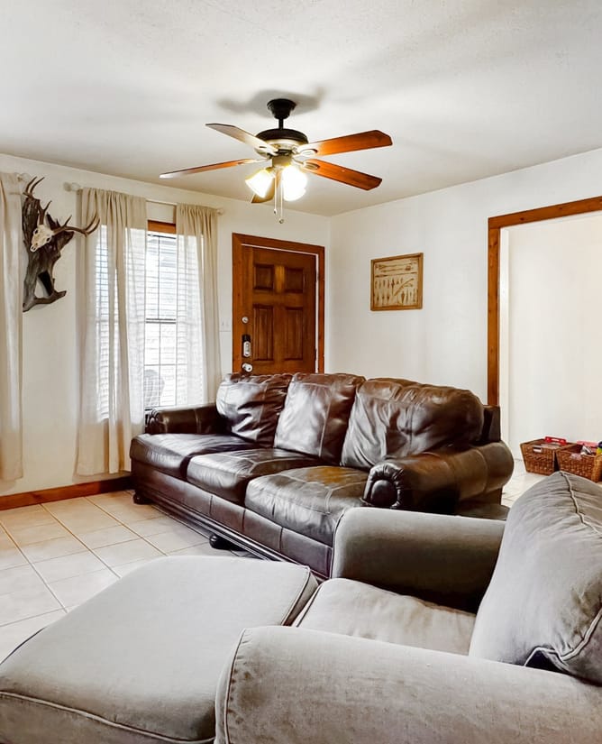 607 W Bluebonnet Ln, Johnson City, TX 78636