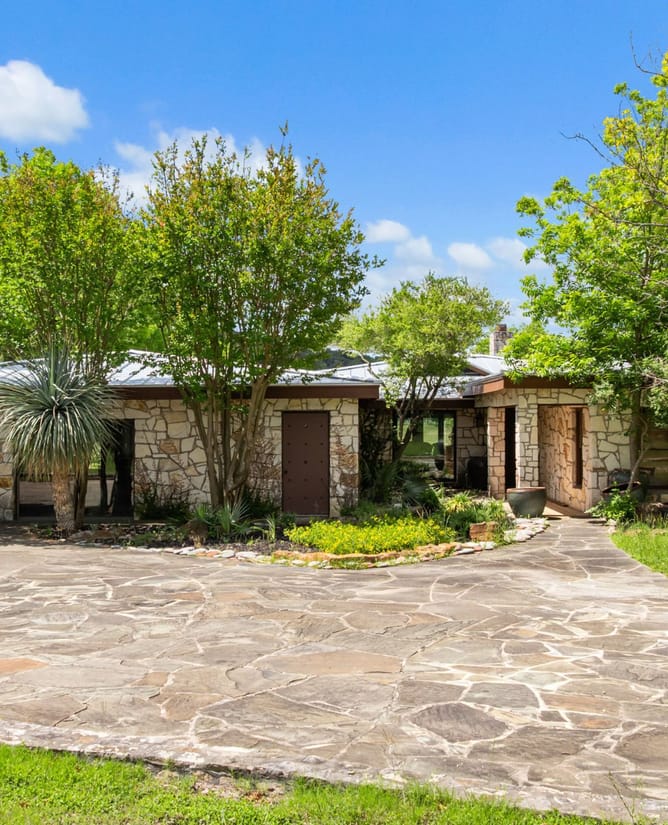 4711 Wayside Dr, Wimberley, TX 78676