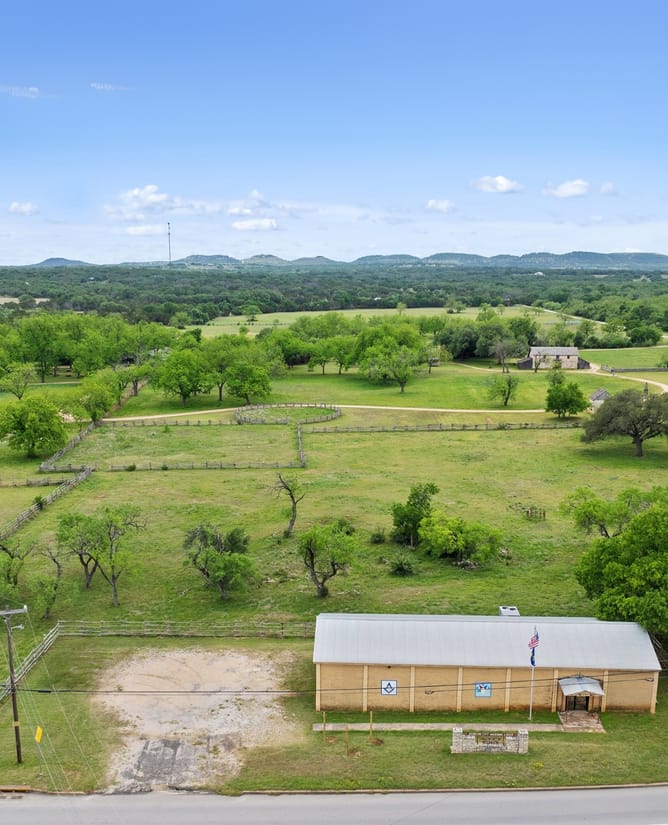 403 W Main St, Johnson City | Commercial Building on Hwy 290