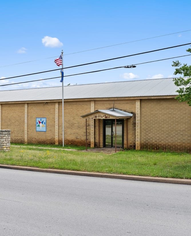 403 W Main St, Johnson City | Commercial Building on Hwy 290