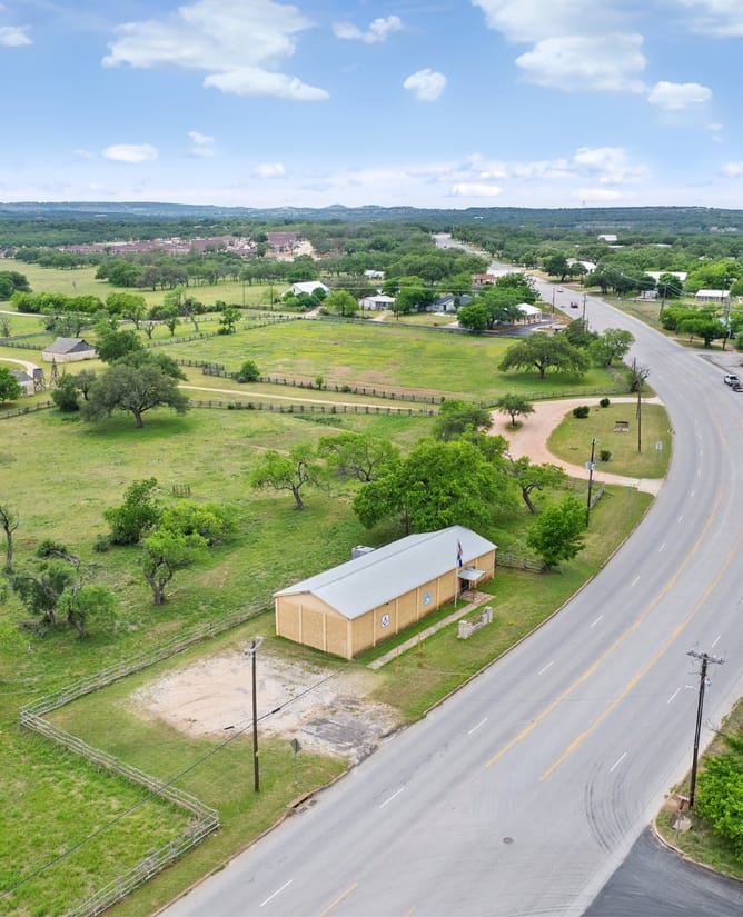 403 W Main St, Johnson City | Commercial Building on Hwy 290