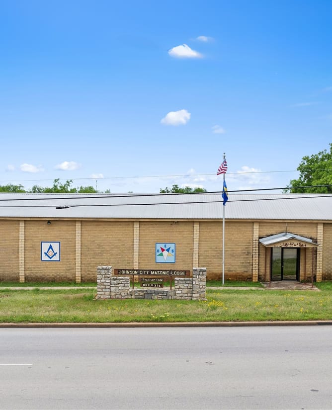 403 W Main St, Johnson City | Commercial Building on Hwy 290