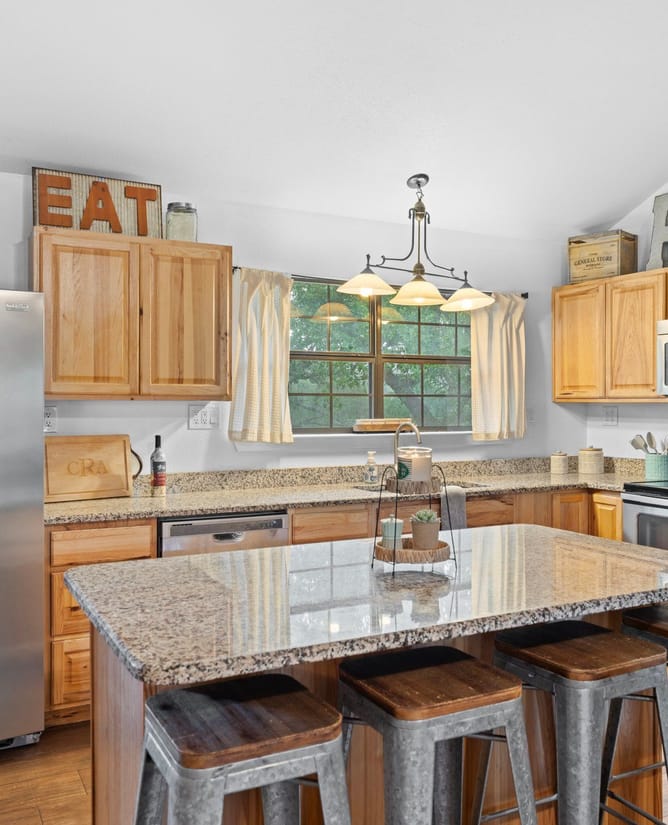 214 E Headwaters Ranch Rd, Kendalia, TX 78027
