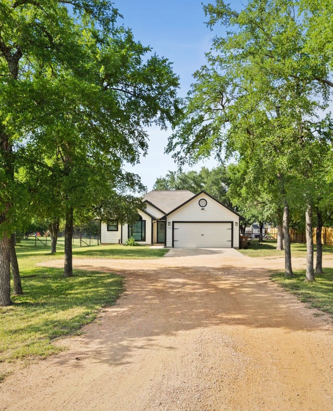 113 E Dawn Dr, Johnson City, TX