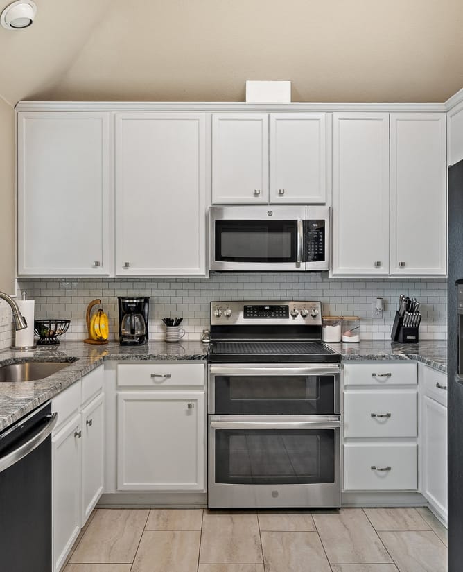 113 E Dawn Dr, Johnson City, TX