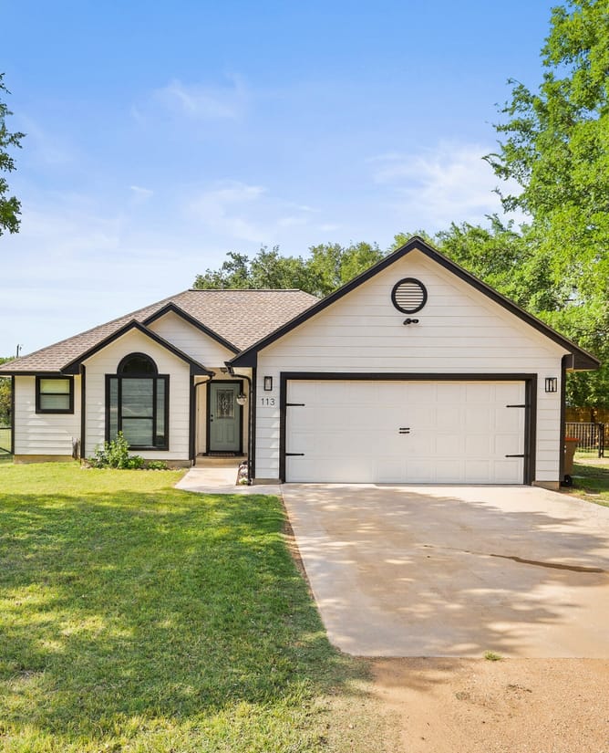 113 E Dawn Dr, Johnson City, TX